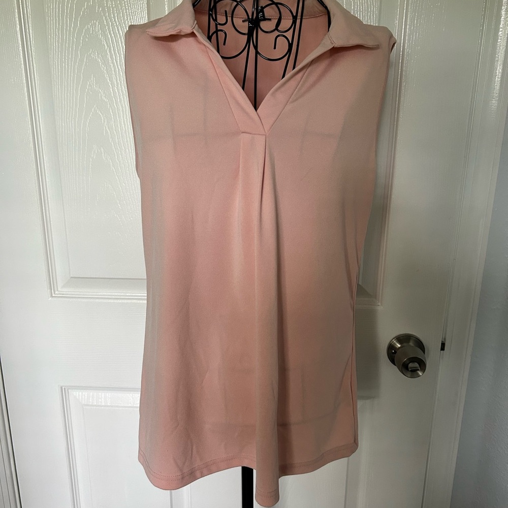 Chic Sleeveless Blouse in Soft Pink